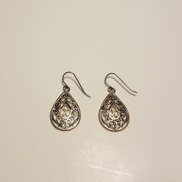 Silver sculpted earrings - Picture 4 of 8